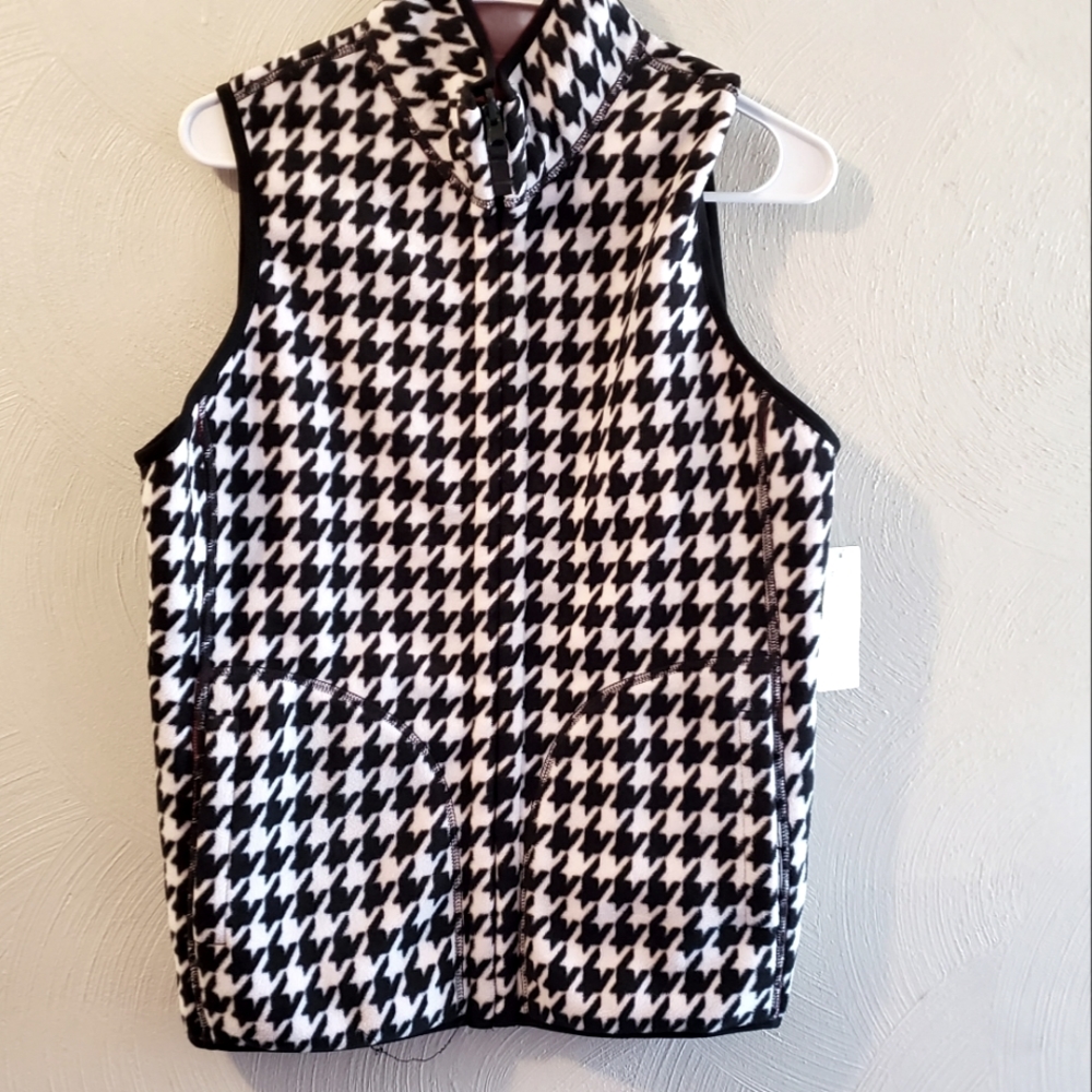 Belk Casual Reversible Fleece Vest Hounstooth/Red Size M, NWT